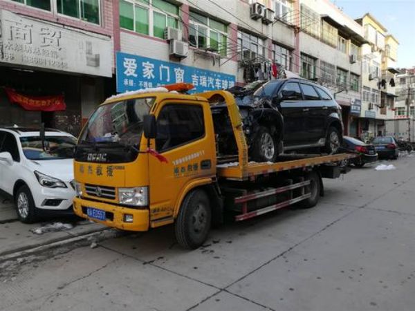 巨野县吊车出租电话_山口吊车出租对驾驶员的要求